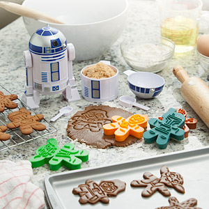 1c00_sw_gingerbread_cookie_cutters_inuse